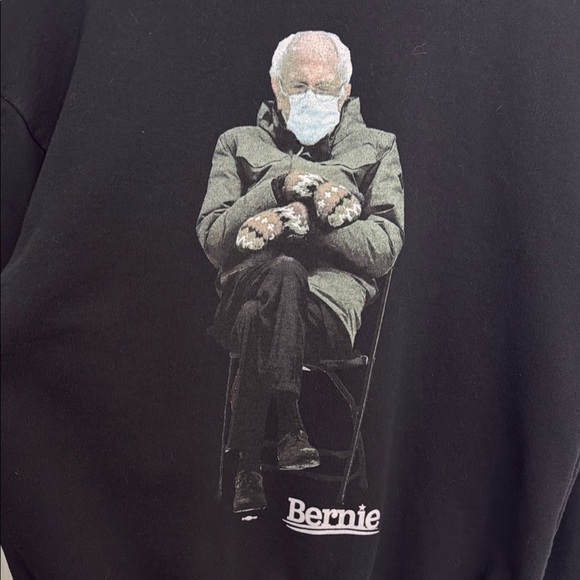 Bernie Sanders Black Crewneck Sweater Produced in U.S.A. - Picture 3 of 12